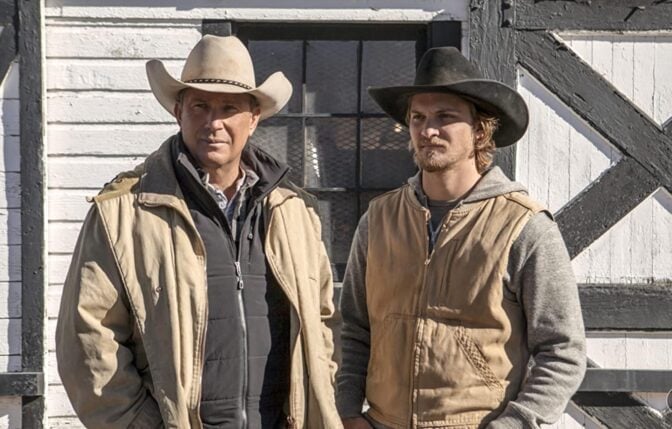 Kevin Costner och Luke Grimes i "Yellowstone"
