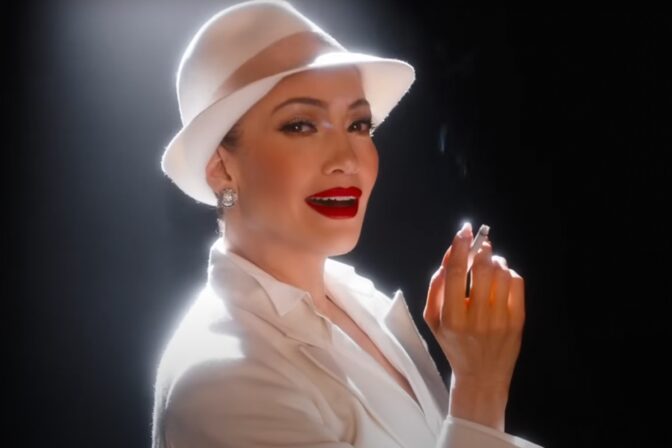 "Kiss of the Spider Woman". 