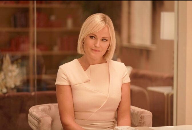 Malin Åkerman i "Right-Hand Woman"