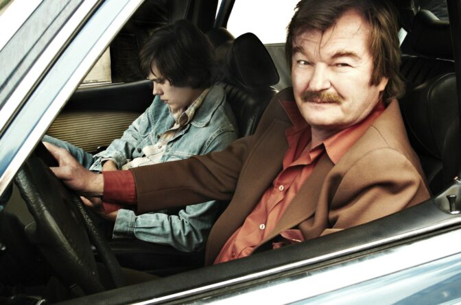 Bill Skarsgård och Peter Dalle i "Himlen är oskyldigt blå".