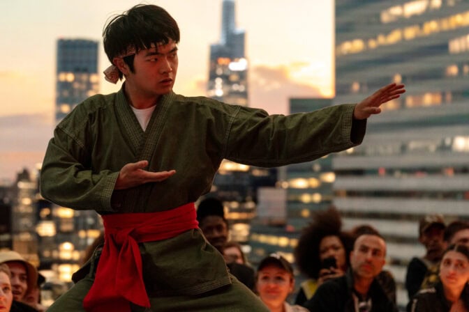 Ben Wang imponerar i nya "Karate Kid: Legends"