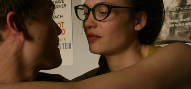 Mycket naket i streamingaktuella "Love"