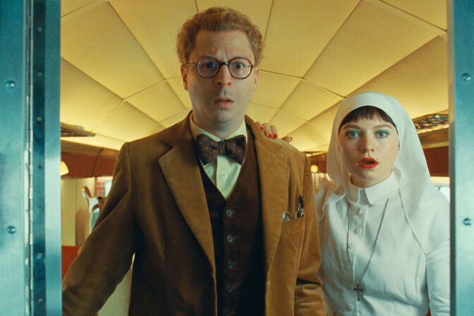 Michael Cera i “The Phoenician Scheme”.