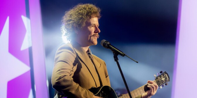 300 000 danskar såg den på bio – nu släpps succéfilmen i Sverige