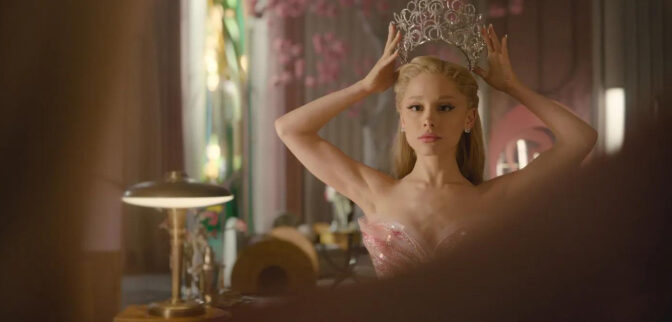 Ariana Grande är taggad på mer skådespeleri.