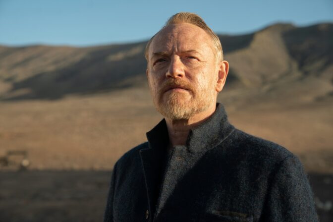 Jared Harris i rollen som Hari Seldon i “Foundation”. Serien finns att streama på Apple TV+.