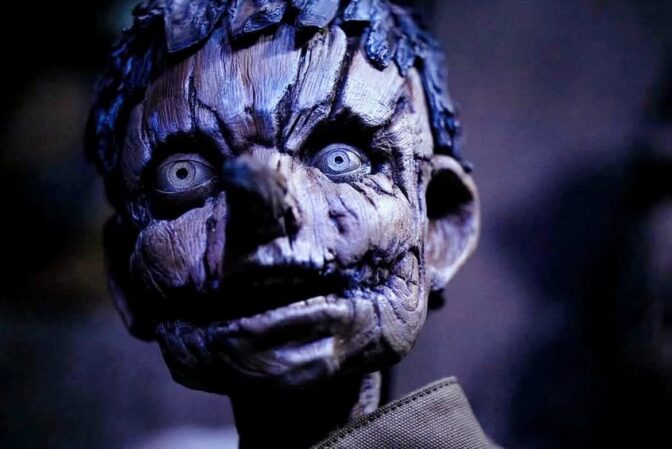 Jätteläskig version av den älskade dockan.