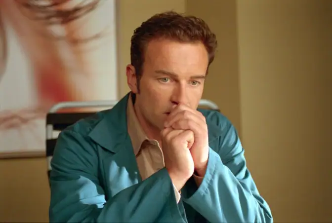Julian McMahon 