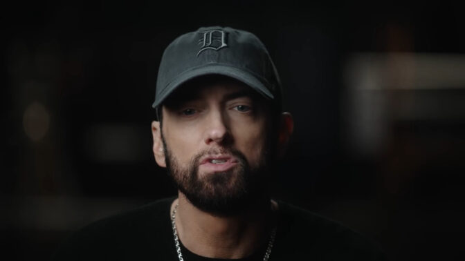 Eminem besvarar dina frågor den 7 augusti.