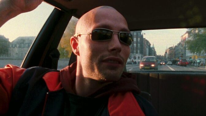 En ung Mads Mikkelsen i sin första film.