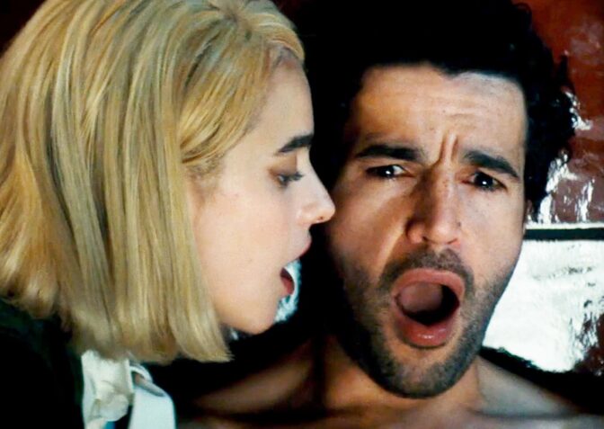 Margaret Qualley och Christopher Abbott 