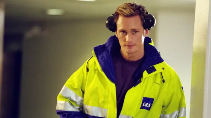 En ruskigt ung Alexander Skarsgård i "Hundtricket".