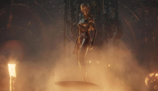 Julia Garner som Silver Surfer i "The Fantastic Four: First Steps"