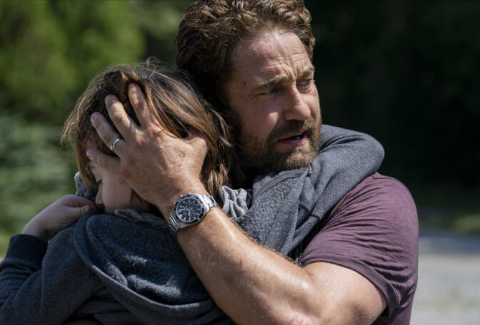 Gerald Butler kämpar för sin familjs överlevnad i "Greenland"