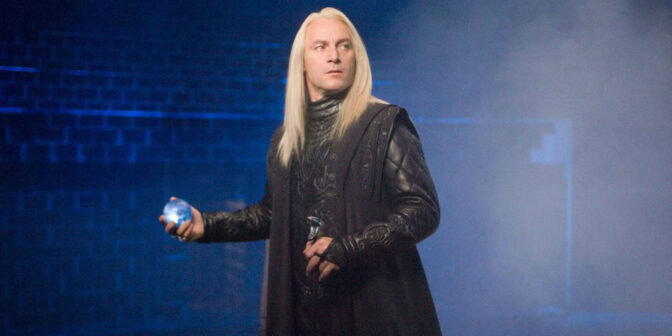 Jason Isaacs som Lucius Malfoy.