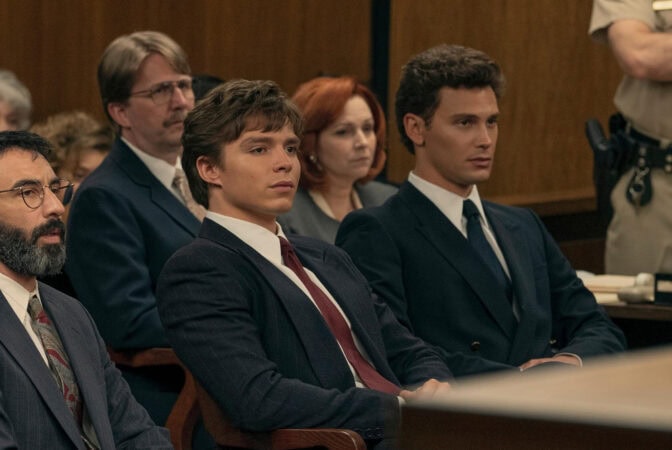 Lyle och Erik Menendez i Netflix-serien "Monsters" som väckte förnyat intresse för mordfallet.