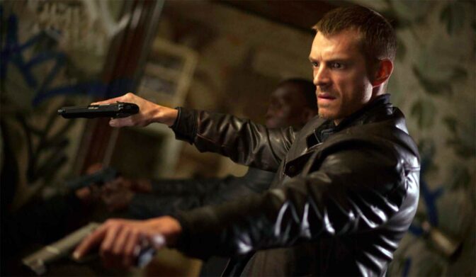 Joel Kinnaman i "Silent Night"