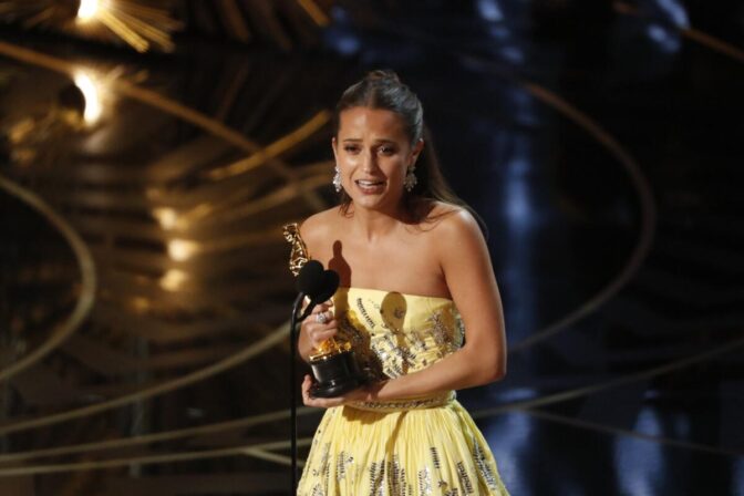 Alicia Vikander på Oscarsgalan 2016.