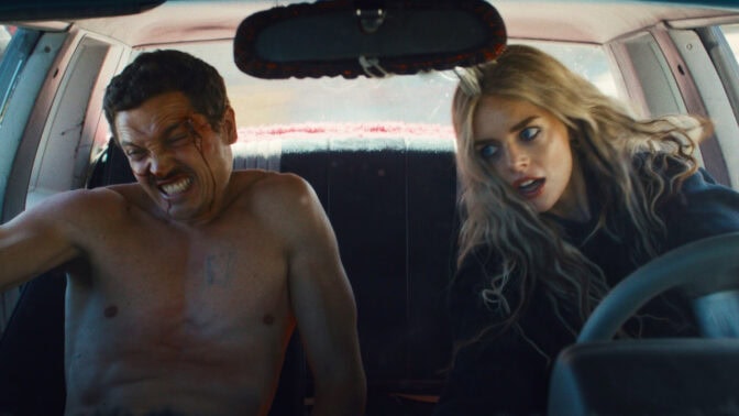 Karl Glusman och Samara Weaving gasar järnet i "Eenie Meanie".