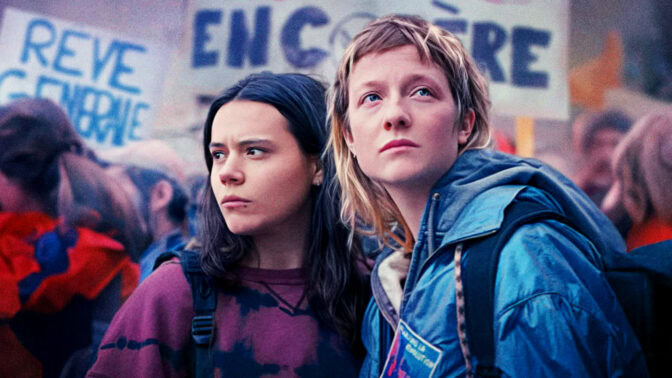 Lilith Grasmug och Josefa Heinsius i ”På vilket språk drömmer du?”