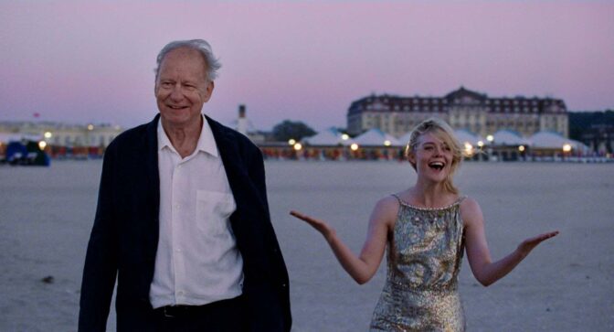 Stellan Skarsgård och Elle Fanning i "Sentimental Value"