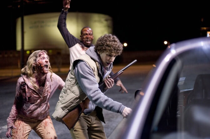 Jesse Eisenberg försöker överleva i "Zombieland"