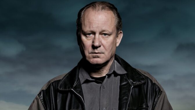 Stellan Skarsgård i rollen som "En ganska snäll man".