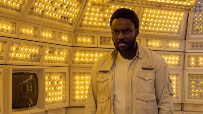 Babou Ceesay som cyborgen Morrow i "Alien: Earth".