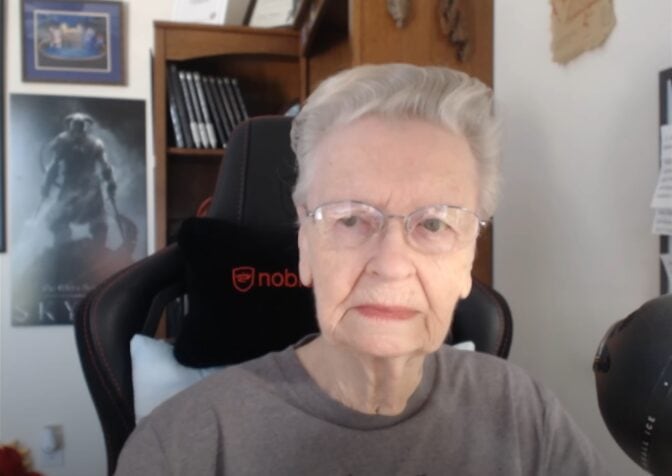 Skrämdump från Shirley Currys video "Vlog #75 - My 'Goodbye' to Skyrim".