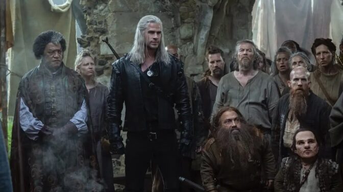 Liam Hemsworth i säsong 4 av "The Witcher". 