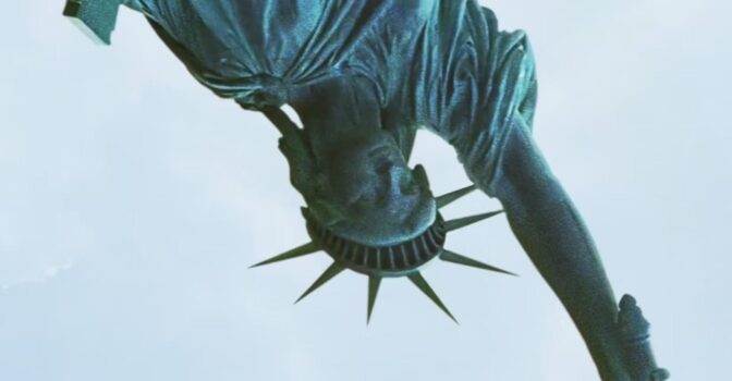 Frihetsgudinnan är upp och ned i "Brutalisten".