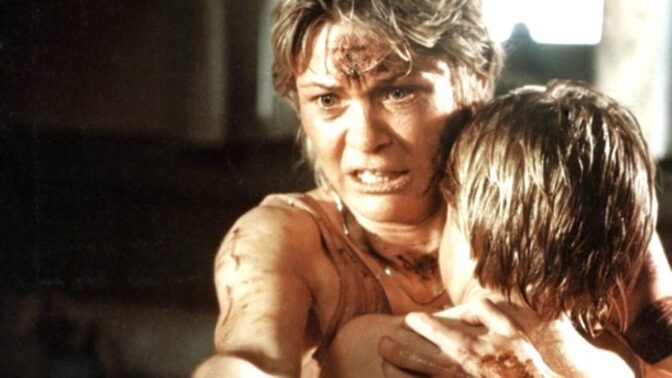 Dee Wallace upptäcker att Cujo inte är människans bästa vän