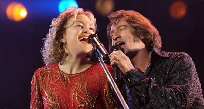 Hudson och Jackman tolkar Neil Diamond och ljuv musik uppstår.