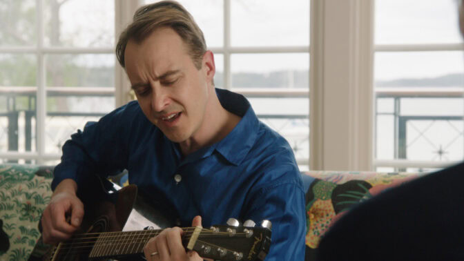 Jonas Karlsson i bild ur TV4-serien "Boy Machine"