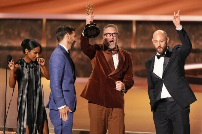 En nöjd Seth Rogen på Emmygalan
