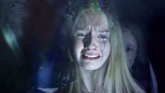 Olivia DeJonge funderar på besöksförbud