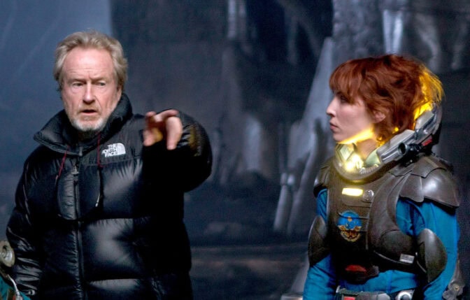 Ridley Scott och svenska Noomi Rapace under inspelningen av "Prometheus".