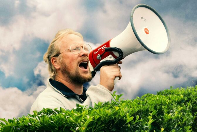 Ett fån med en megafon.