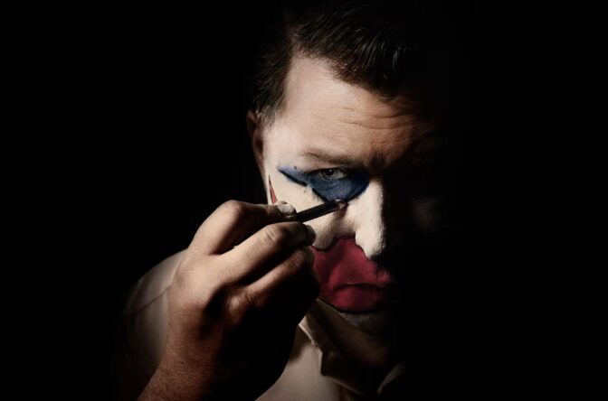 Michael Chernus som John Wayne Gacy.