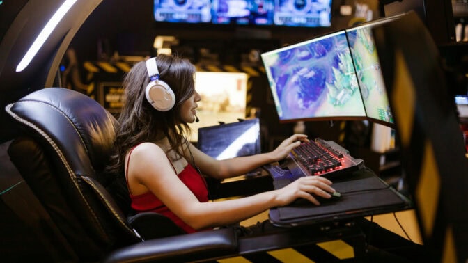 48 procent av alla hela världens spelare är kvinnor.