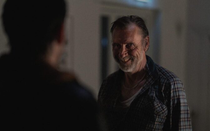 Spöken ur det förflutna dyker upp i "Hemmet"