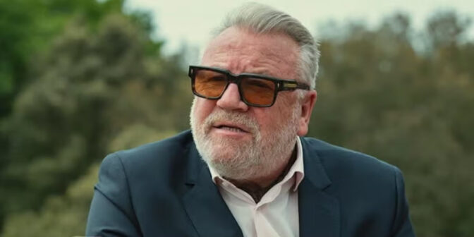 Ray Winstone i "The Gentlemen", en roll han tydligen inte var för full för. 