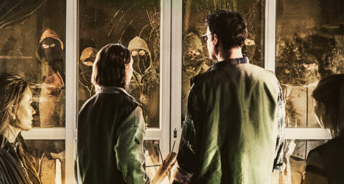 Se "Vi dör i natt" före alla andra.