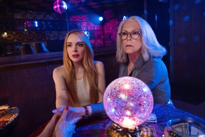 Jamie Lee Curtis och Lindsay Lohan (eller tvärtom?) i "Freakier Friday"