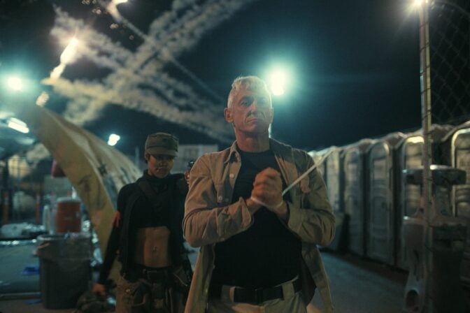 Teyana Taylor och Sean Penn i "One Battle After Another"