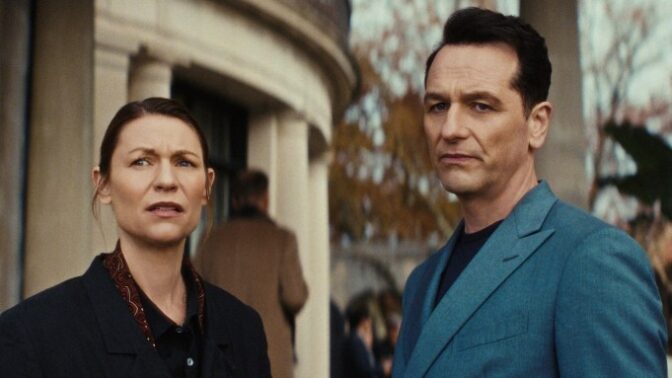 Claire Danes och Matthew Rhys i "The Beast in Me".