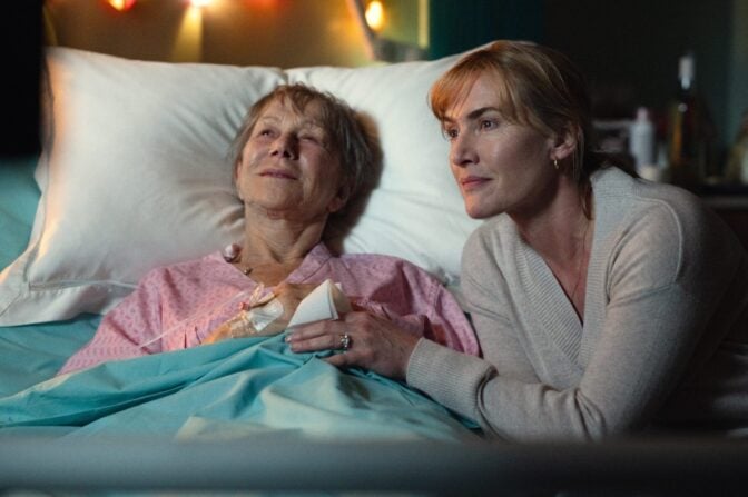 Helen Mirren och Kate Winslet i "Goodbye June". 