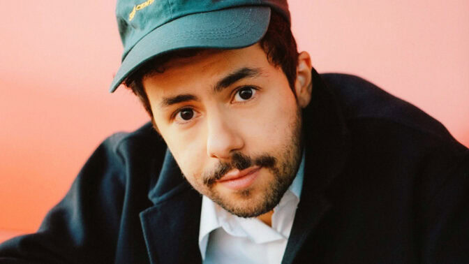 Den Golden Globe-belönade komikern och skådespelaren Ramy Youssef är på väg till Sverige.