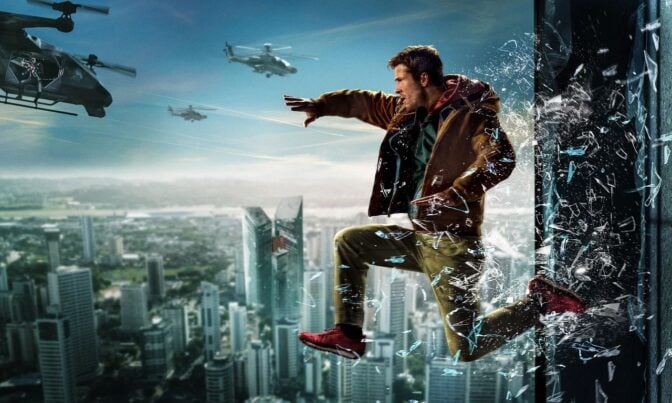 Glen Powell hoppar ut genom fönster med stil.