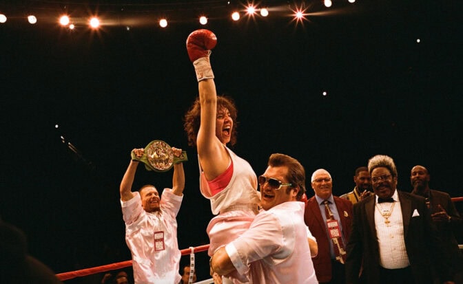 Sydney Sweeney är nog inte lika glad i verkligheten som i filmen.